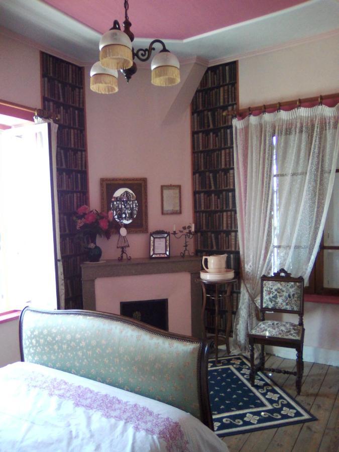 La Ganse Blanche Bed and Breakfast Usson-en-Forez Exteriör bild
