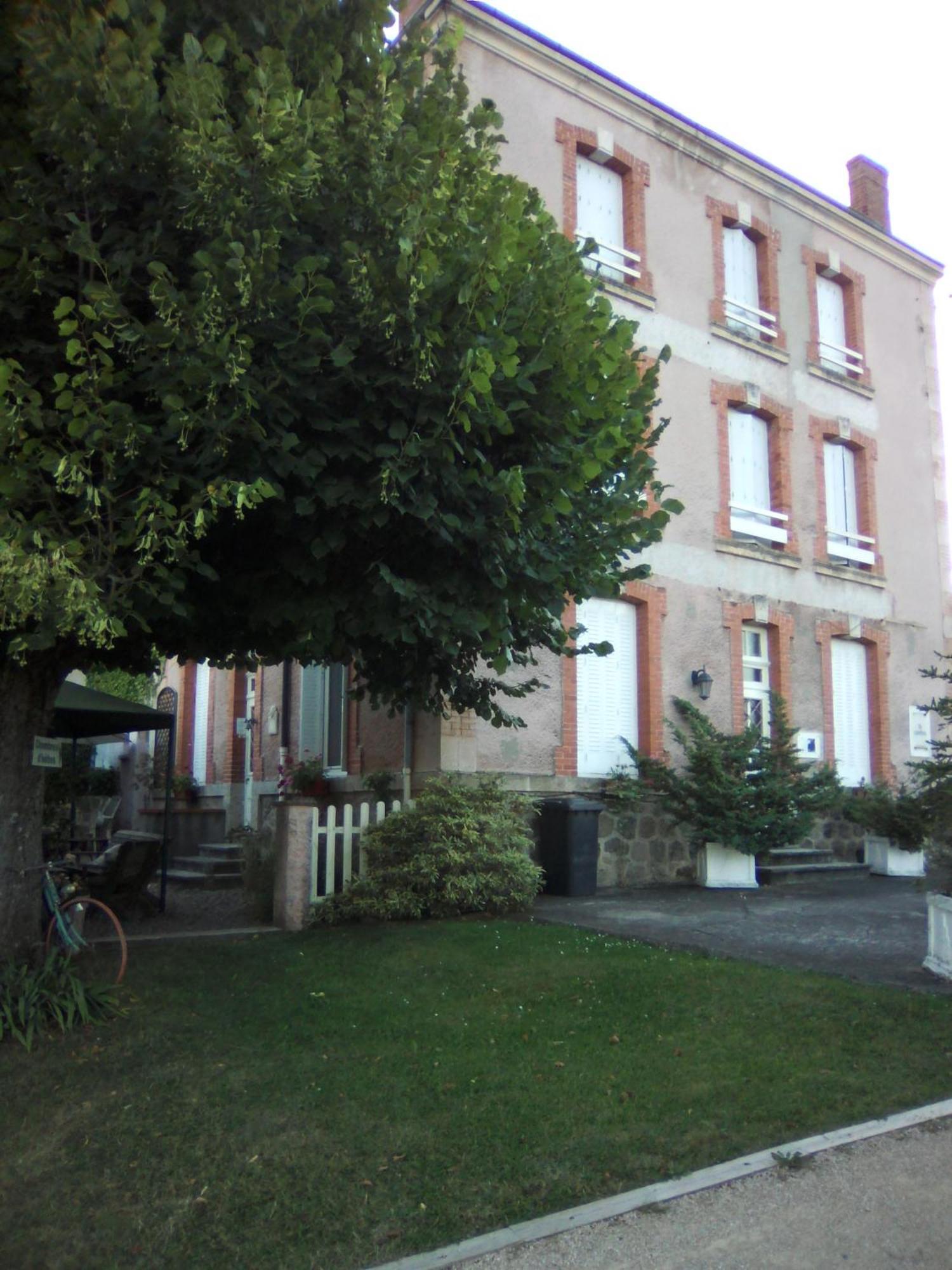 La Ganse Blanche Bed and Breakfast Usson-en-Forez Exteriör bild