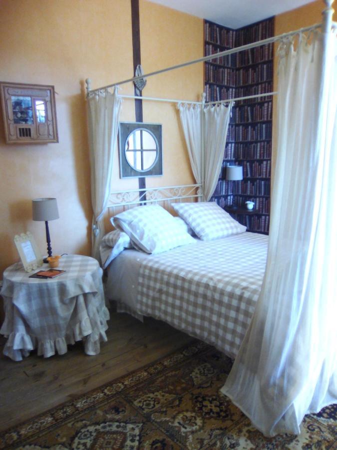 La Ganse Blanche Bed and Breakfast Usson-en-Forez Exteriör bild