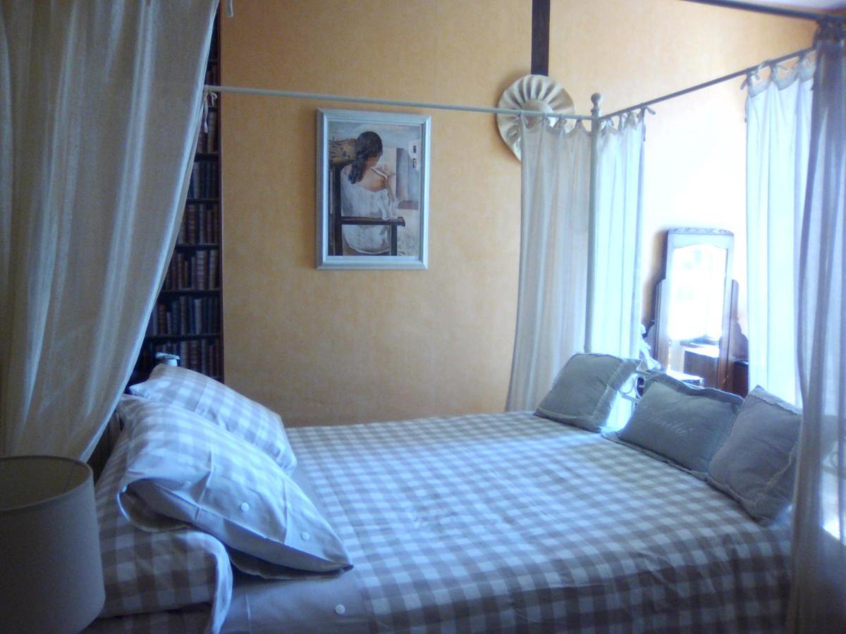 La Ganse Blanche Bed and Breakfast Usson-en-Forez Exteriör bild
